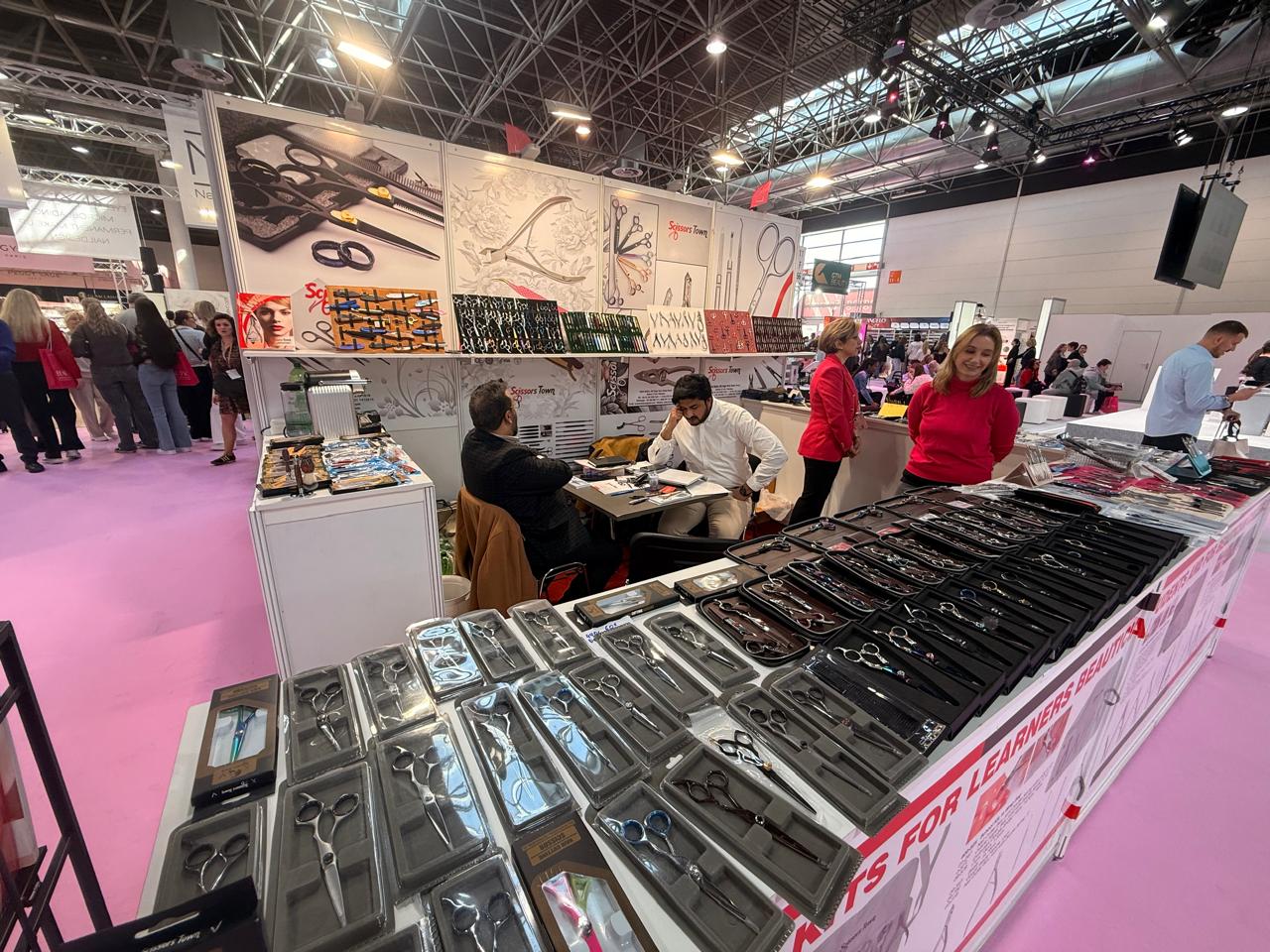 A view of the product displays and conversations at our exhibition stand. Beauty Düsseldorf 2025.